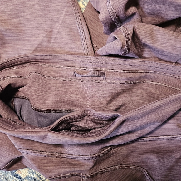 Lululemon Cropped Legging - Picture 4 of 5